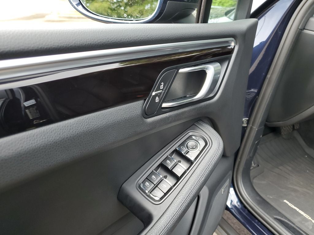2021 Porsche Macan Base