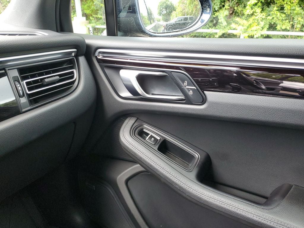 2021 Porsche Macan Base