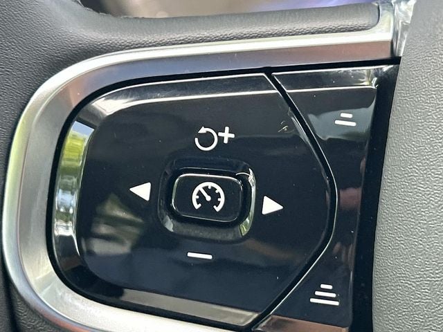 2024 Volvo XC90 B6 Plus Bright Theme