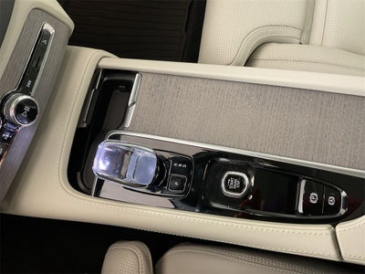 2025 Volvo XC90 B6 Ultra