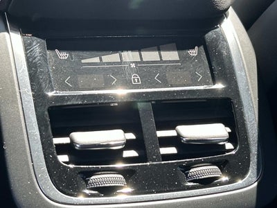 2022 Volvo XC60 R-Design