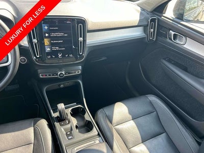 2021 Volvo XC40 Momentum