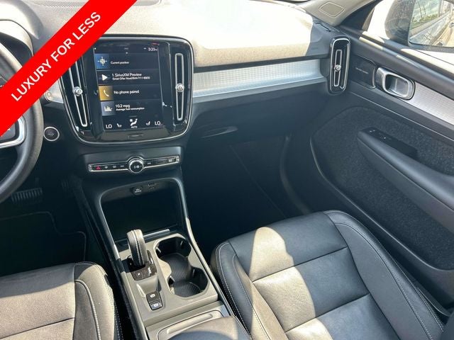 2021 Volvo XC40 Momentum