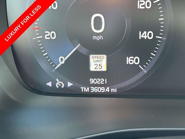 2021 Volvo XC40 Momentum