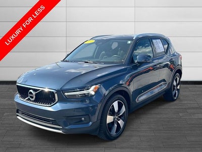 2021 Volvo XC40 Momentum