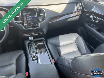 2016 Volvo XC90 T6 Momentum