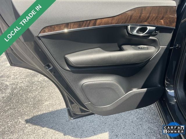 2016 Volvo XC90 T6 Momentum