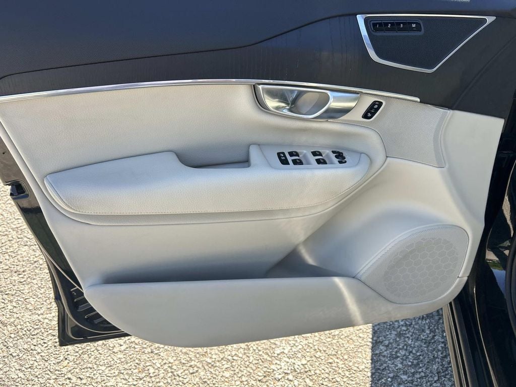 2020 Volvo XC90 Momentum