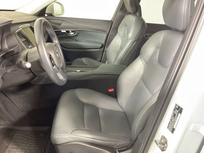 2020 Volvo XC90 T6 Momentum