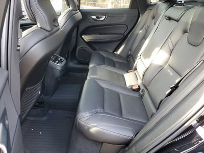 2024 Volvo XC60 B5 Ultimate Dark Theme