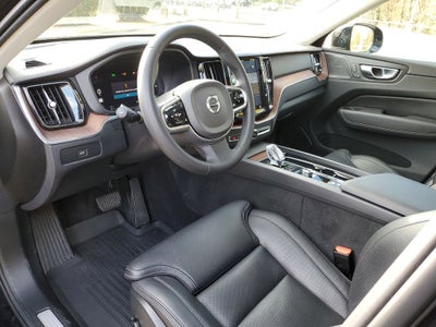 2024 Volvo XC60 B5 Ultimate Dark Theme