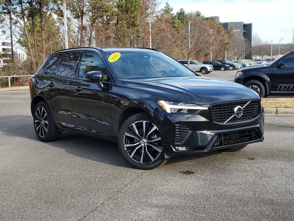 2024 Volvo XC60 B5 Ultimate Dark Theme