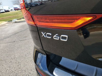 2024 Volvo XC60 B5 Ultimate Dark Theme