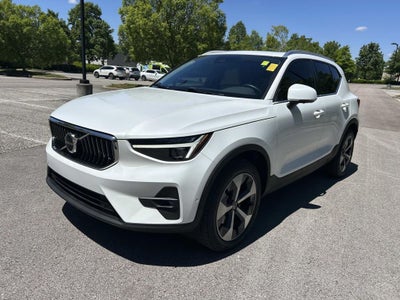 2024 Volvo XC40 B5 Plus Bright Theme