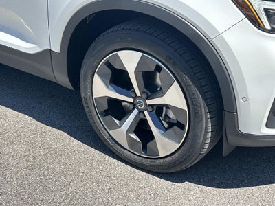 2024 Volvo XC40 B5 Plus Bright Theme