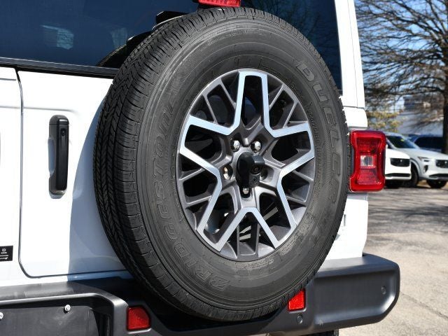 2024 Jeep Wrangler Sahara