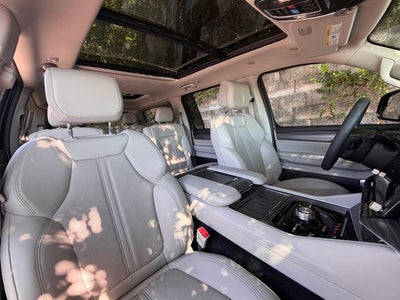 2023 Jeep Wagoneer Series III