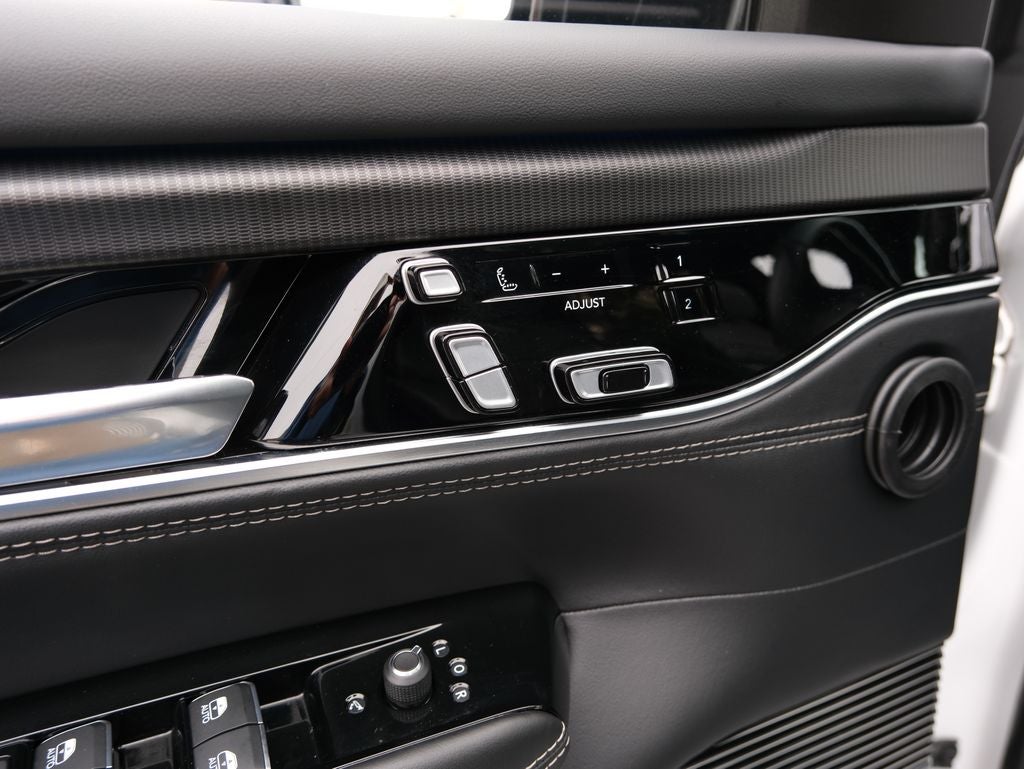 2023 Jeep Grand Wagoneer Series II