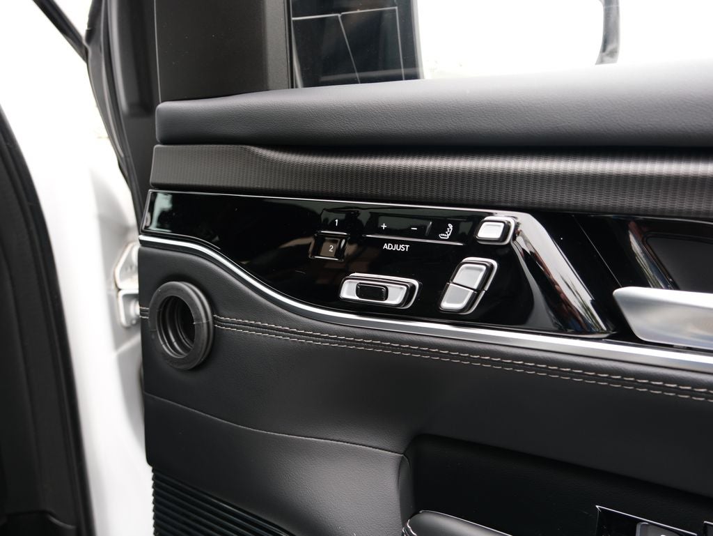 2023 Jeep Grand Wagoneer Series II