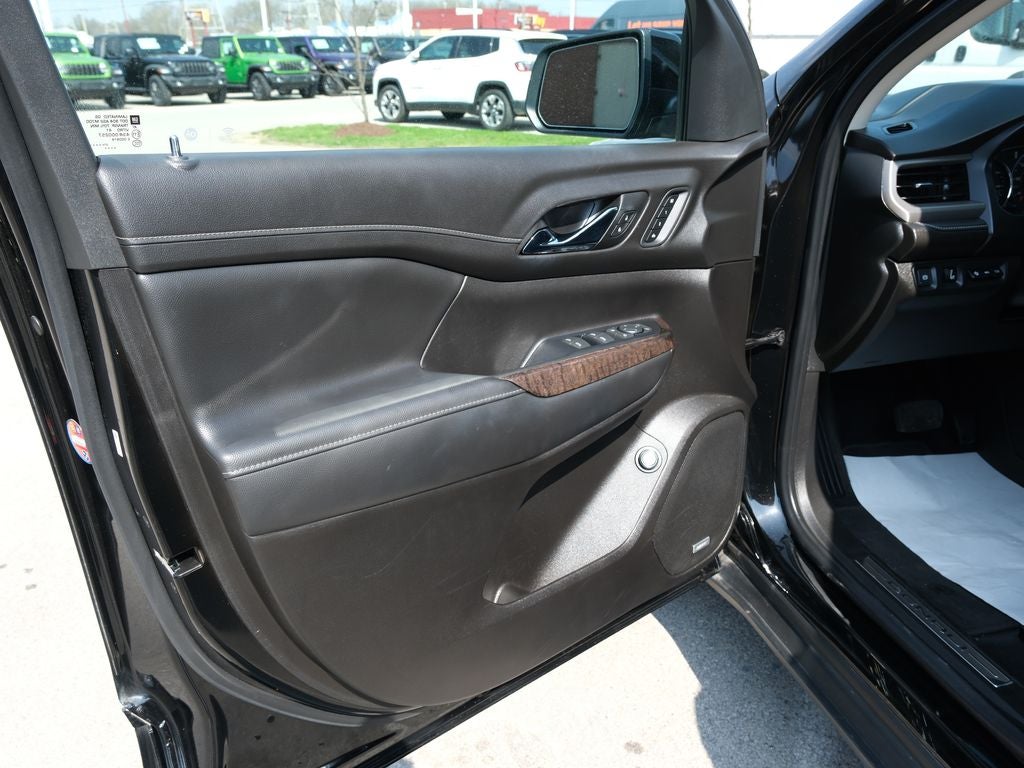 2022 GMC Acadia Denali