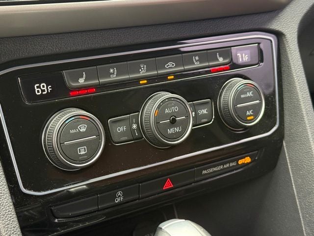 2023 Volkswagen Atlas Cross Sport 3.6L V6 SEL Premium R-Line