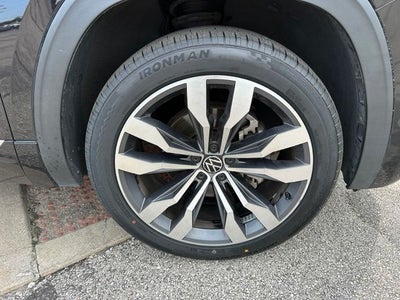 2023 Volkswagen Atlas Cross Sport 3.6L V6 SEL Premium R-Line