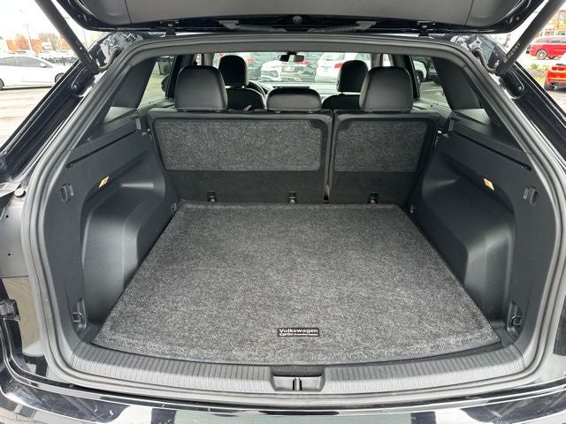 2023 Volkswagen Atlas Cross Sport 3.6L V6 SEL Premium R-Line