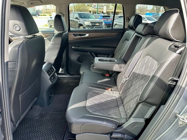 2024 Volkswagen Atlas 2.0T SEL Premium R-Line