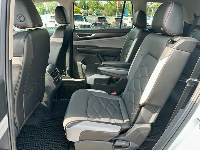 2024 Volkswagen Atlas 2.0T Peak Edition SEL
