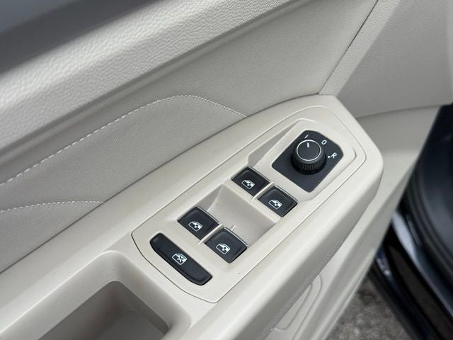2023 Volkswagen Atlas 2.0T SE w/Technology