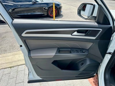2023 Volkswagen Atlas 2.0T SE w/Technology