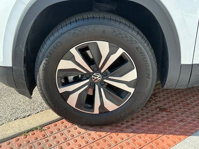 2024 Volkswagen Atlas 2.0T SE