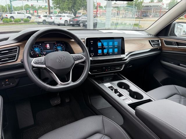 2025 Volkswagen Atlas 2.0T SE