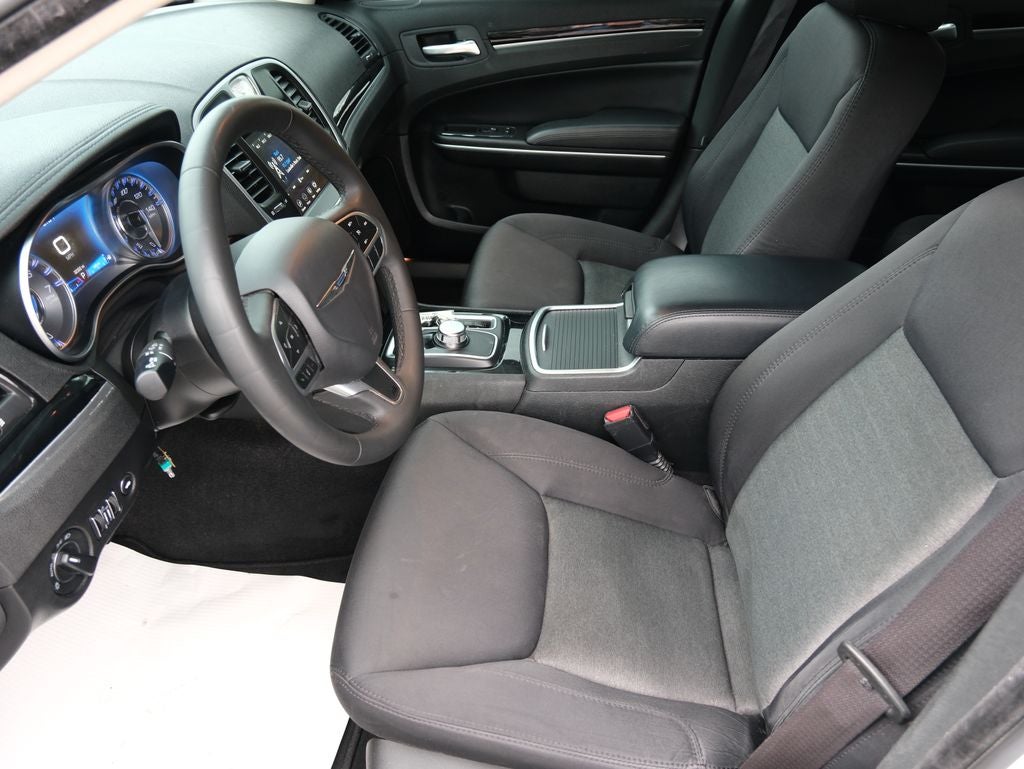 2023 Chrysler 300 Touring