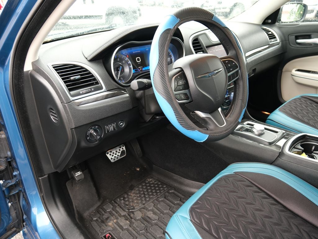 2022 Chrysler 300 Touring