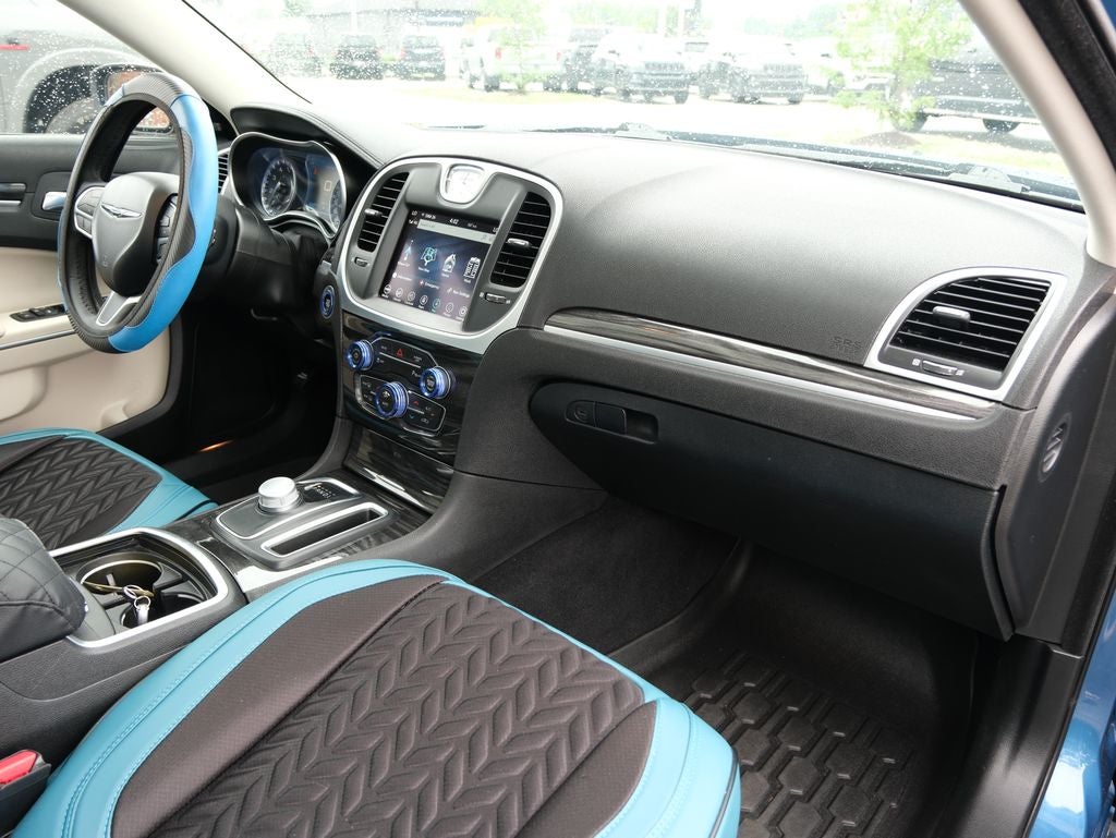 2022 Chrysler 300 Touring