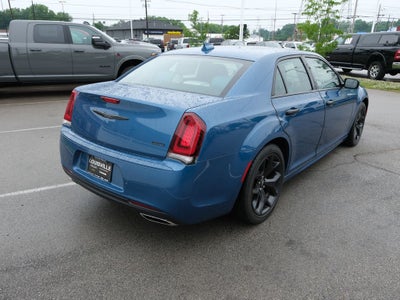 2022 Chrysler 300 Touring