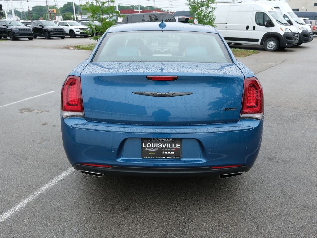 2022 Chrysler 300 Touring