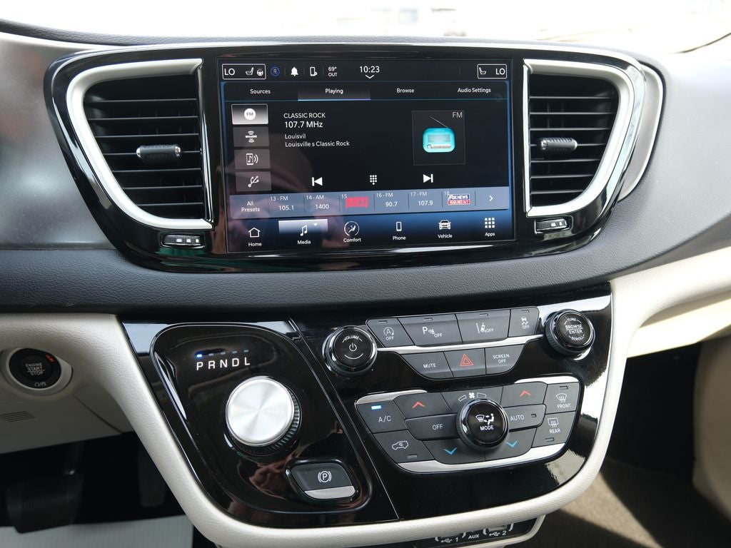 2024 Chrysler Pacifica Touring L