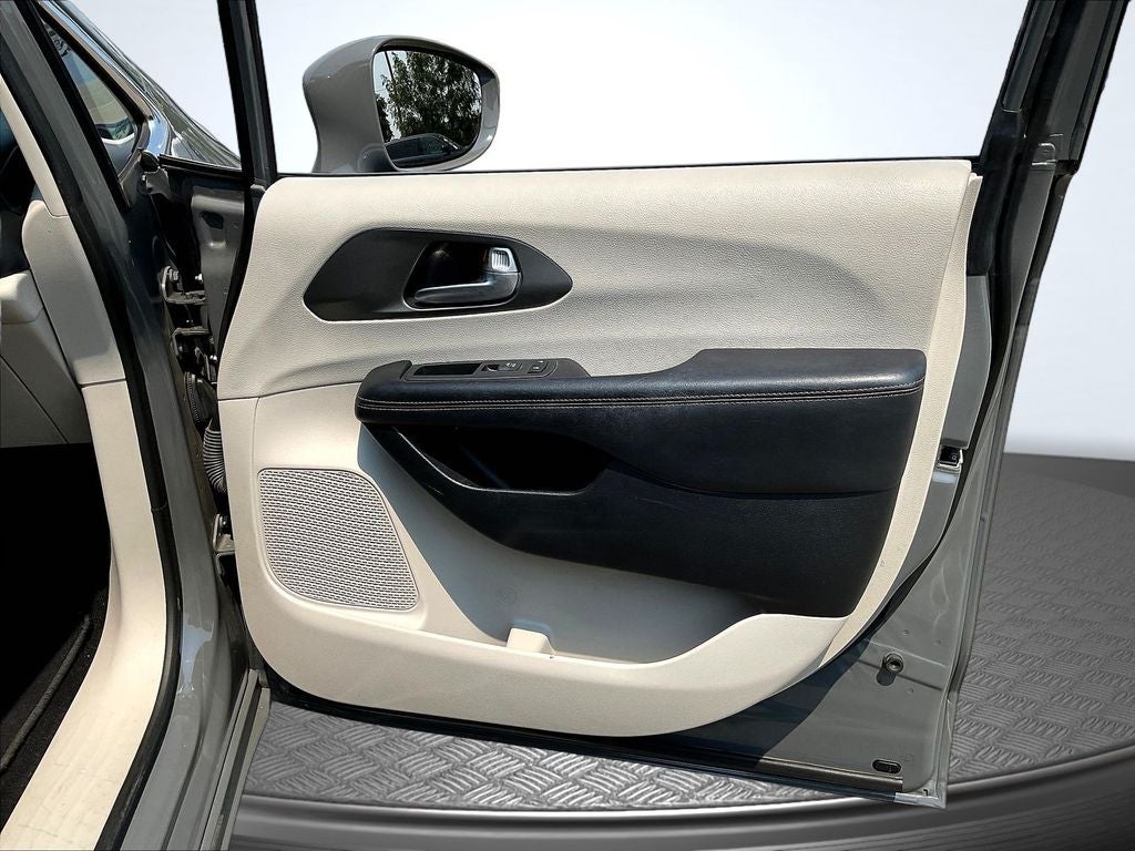 2020 Chrysler Pacifica Touring