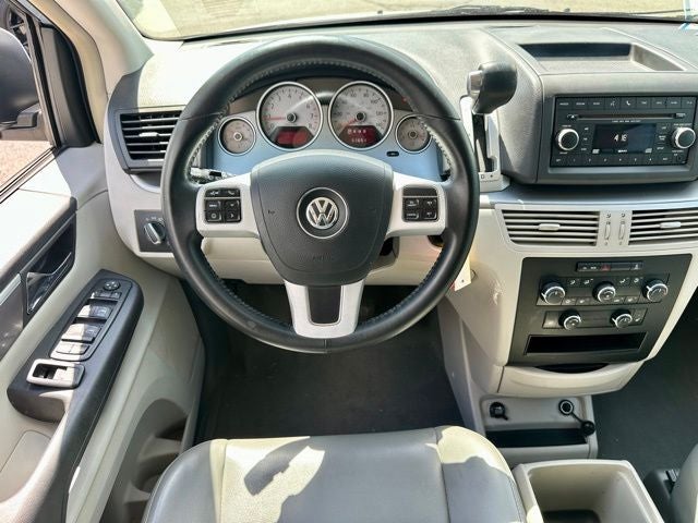 2012 Volkswagen Routan SE