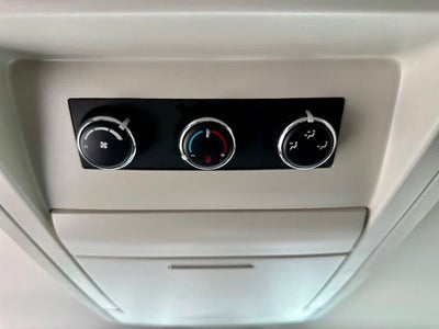 2012 Volkswagen Routan SE