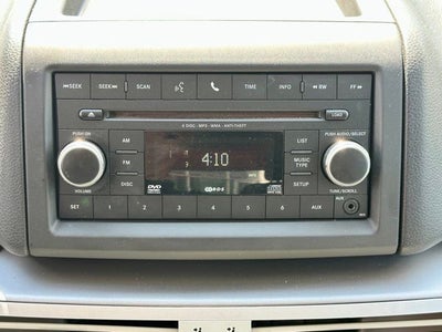 2012 Volkswagen Routan SE