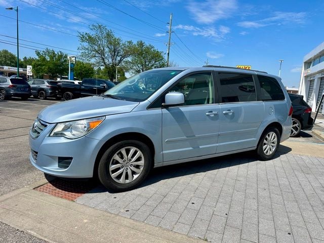 2012 Volkswagen Routan SE
