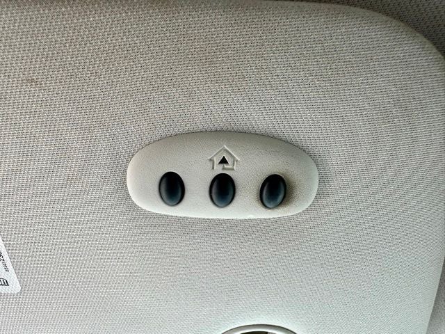 2012 Volkswagen Routan SE