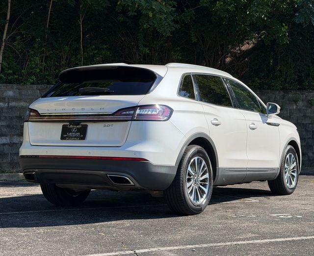 2019 Lincoln Nautilus Select