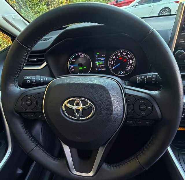 2022 Toyota RAV4 Hybrid XLE Premium