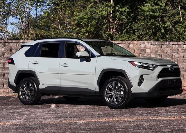 2022 Toyota RAV4 Hybrid XLE Premium