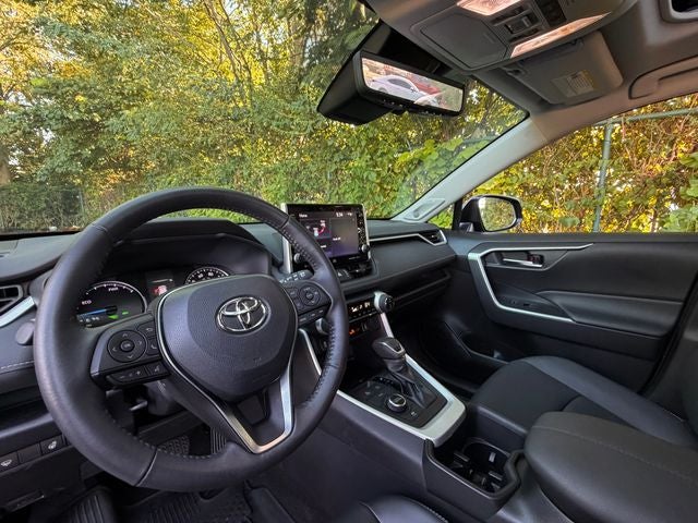 2022 Toyota RAV4 Hybrid XLE Premium