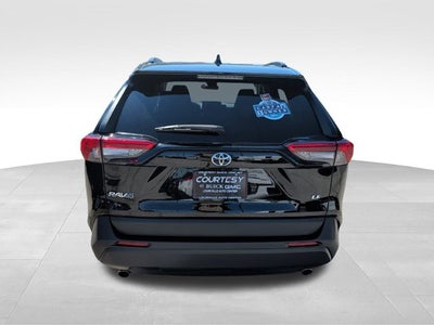 2020 Toyota RAV4 LE